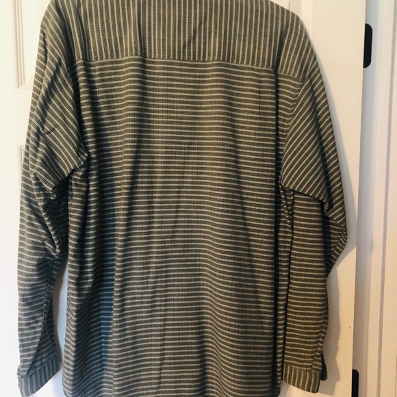 ❤️2 Items for $10! Men’s Bankshot Shirt Size Large - Picture 4 of 4